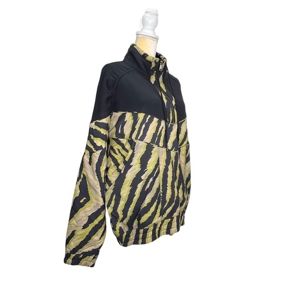 NEW FP Movement Free People Walk the Line Pullover Size Medium Black Green New - Picture 3 of 8